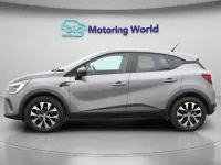 Begagnad Renault Captur Evolution 145 HK (106 kW) 2023 Grå SUV