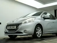 Used Peugeot 208 Style 68 HP (50 kW) 2015 Silver Hatchback