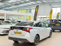 Used Toyota Prius 140 HP (102 kW) 2026 Silver Hatchback