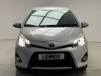 Used Toyota Yaris 100 HP (73 kW) 2012 Silver Hatchback