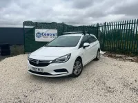 Used Vauxhall Astra 2018 White Estate