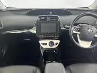 Used Toyota Prius 122 HP (89 kW) 2017 White Hatchback