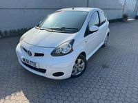 Used Toyota Aygo 68 HP (50 kW) 2011 White Hatchback