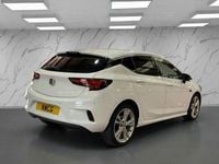 Used Vauxhall Astra SRi 150 HP (110 kW) 2018 White Hatchback