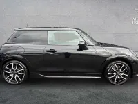 Used Mini Cooper Hatch 113 kW (154 HP) 2025 Black Hatchback
