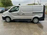 Używany Renault Trafic Business 115 KM (84 kW) 2015 Srebrny Minivan
