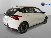 Used Hyundai i20 SE 101 HP (74 kW) 2022 White Hatchback