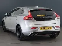 Käytetty Volvo V40 R-Design Pro 122 HP (89 kW) 2017 Hopea Viistoperä