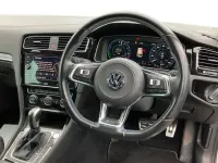 Begagnad VW Golf VIII Advance 2020 Silver Halvkombi