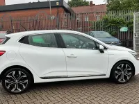 Used Renault Clio Version S 140 HP (102 kW) 2022 Hatchback