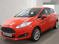 Used Ford Fiesta Titanium 120 HP (88 kW) 2014 Red Hatchback