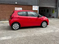 Usado Citroën C1 Feel 82 HP (60 kW) 2017 Vermelho Citadino