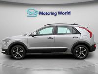 Gebraucht Kia Niro 129 PS (94 kW) 2024 Grau SUV
