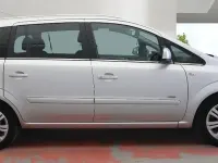Used Vauxhall Zafira Design Edition 115 HP (84 kW) 2012 Silver MPV