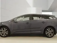 Usado Toyota Avensis 124 CV (91 kW) 2012 Azul Familiar