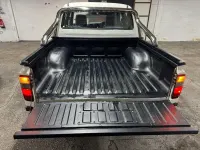 Used Toyota HiLux 102 HP (75 kW) 2000 White Pickup