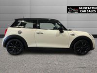 Gebraucht Mini Cooper S Hatch 192 PS (141 kW) 2018 Weiß Kleinwagen