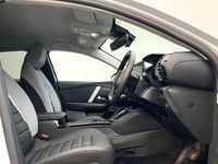 Begagnad Citroën e-C4 114 kW (156 HK) 2025 Vit Halvkombi