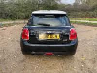 Usado Mini Cooper Hatch 2016 Negro Utilitario