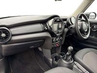 Used Mini Cooper Classic 134 HP (98 kW) 2020 Blue Hatchback