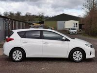 Used Toyota Auris Active 101 HP (74 kW) 2013 Hatchback