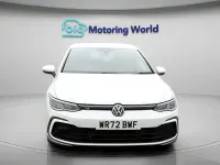 Usado VW Golf VIII R-line 131 HP (96 kW) 2024 Citadino