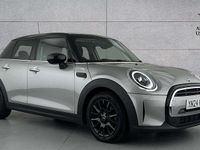 Usado Mini Cooper Classic 134 HP (98 kW) 2024 Prateado Citadino