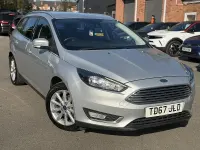 Usado Ford Focus Titanium 125 CV (91 kW) 2017 Plateado Familiar