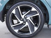 Used Hyundai i10 Premium 67 HP (49 kW) 2022 Green Hatchback