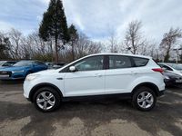 Käytetty Ford Kuga Zetec 150 HP (110 kW) 2016 Valkoinen Katumaasturi