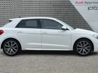 Used Audi A1 S-Line 94 HP (69 kW) 2024 White SUV