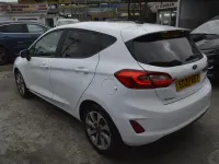 Begagnad Ford Fiesta Trend 95 HK (69 kW) 2020 Vit Halvkombi