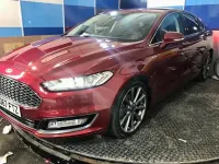 Usado Ford Mondeo Vignale 180 CV (132 kW) 2017 Rojo Utilitario