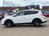 Used Toyota RAV4 143 HP (105 kW) 2017 White SUV
