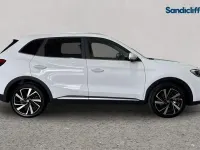 Käytetty MG ZS Trophy 196 HP (144 kW) 2024 Valkoinen Katumaasturi
