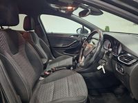 Used Vauxhall Astra SRi 150 HP (110 kW) 2016 Black Hatchback