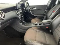 Używany Mercedes A180 SE 109 KM (80 kW) 2014 Srebrny Hatchback