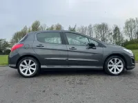 Usado Peugeot 308 Active 112 HP (82 kW) 2013 Cinzento Citadino