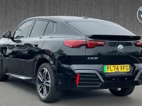 Usado BMW iX2 M Sport 147 kW (201 HP) 2025 Preto SUV