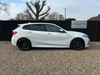 Usado BMW 118 M Sport 2023 Branco Citadino
