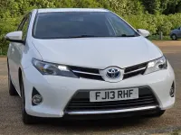 Used Toyota Auris Hybrid 136 HP (100 kW) 2013