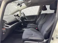 Used Honda Jazz Hybrid 102 HP (75 kW) 2013 White Hatchback