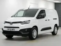 Usado Toyota Proace 100 kW (136 HP) 2023 Branco Monovolume