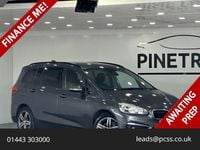 Usado BMW 216 Sport Line 116 HP (85 kW) 2018 Cinzento Monovolume