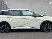 Nuevo BYD Dolphin Boost 129 kW (176 CV) 2026 Blanco Utilitario