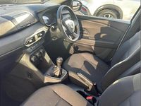 Used Dacia Sandero Essentiel 67 HP (49 kW) 2022 White Hatchback