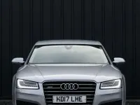 Usado Audi A8 Sport 262 HP (192 kW) 2017 Prateado Sedan