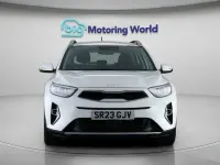 Usado Kia Stonic 99 CV (72 kW) 2023 Blanco SUV