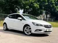 Used Vauxhall Astra SRi 147 HP (108 kW) 2015 White Hatchback