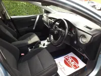 Used Toyota Auris Hybrid 2015 Blue Estate